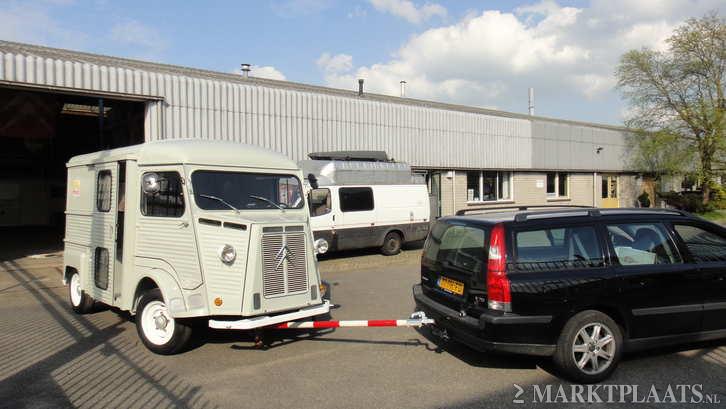 HV, motorloze kunststof HY als verkoopwagen met dissel.