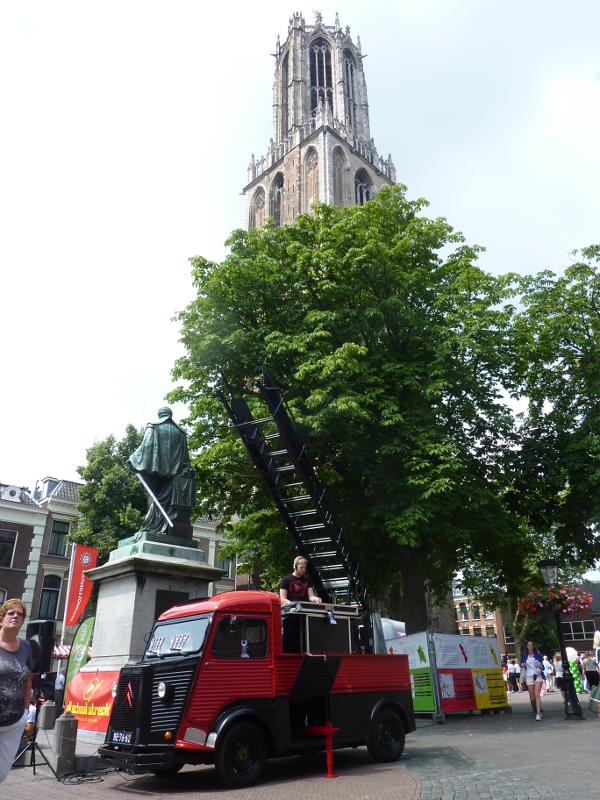 HY met DOM.JPG